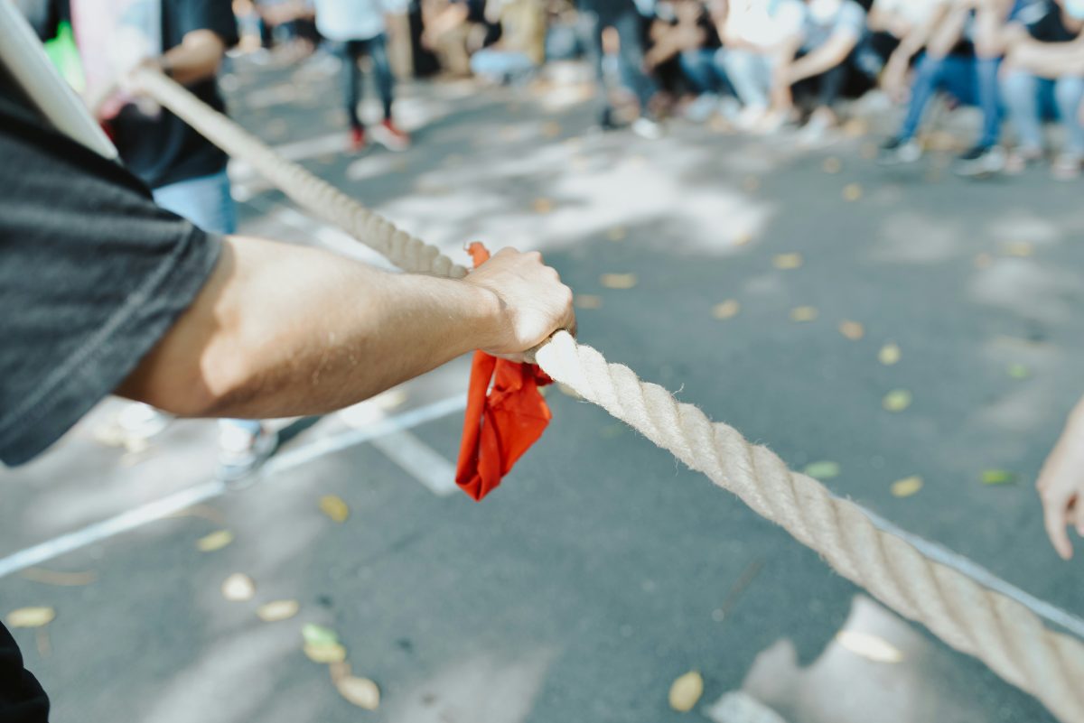 Tug o' war hire — teams pulling the rope
